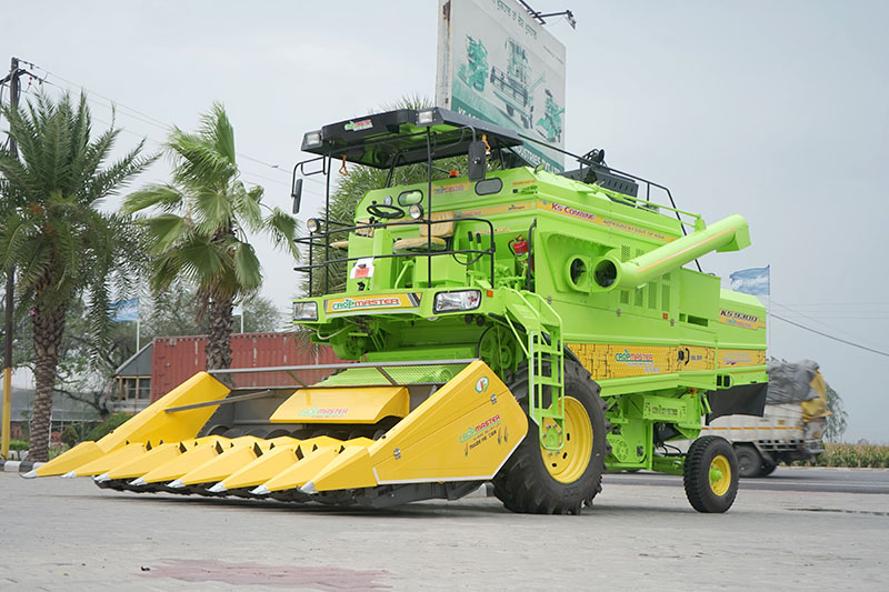 Maize Harvester Combine
